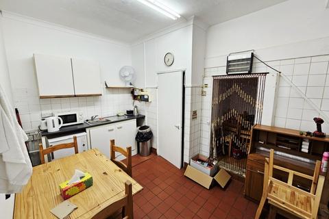 Retail property (high street) to rent, 17 Station Rd Bexhill TN40 1RE