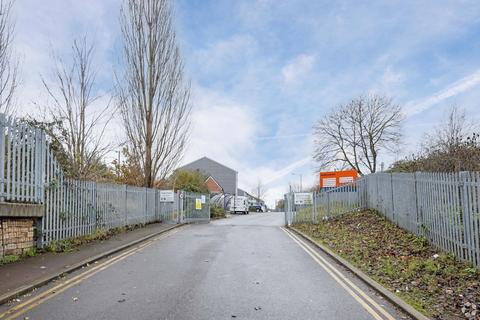Warehouse to rent, 7 Propeller Way London NW4 4BW