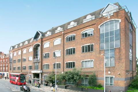 Office to rent, 160 Falcon Rd London SW11 2LS