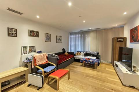 1 bedroom flat for sale, Staines Road, Hounslow