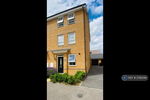 3 bedroom semi-detached house to rent, John Liddell Way, Basingstoke, RG21