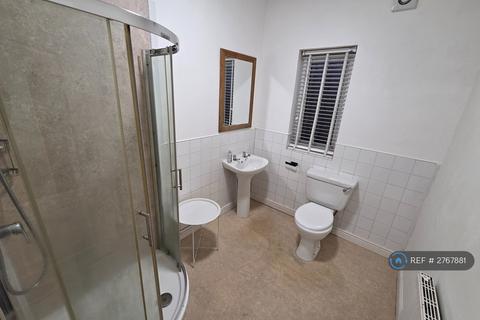 2 bedroom terraced house to rent, Stelfox St, Manchester, M30