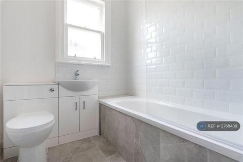 2 bedroom flat to rent, Bromley Grove, Bromley, BR2