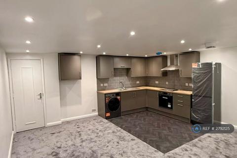 3 bedroom flat to rent, Avenue Road, Herne Bay, CT6