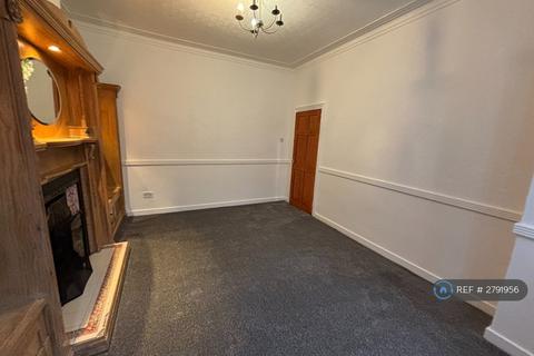 3 bedroom terraced house to rent, Oak Road, Salford, M7