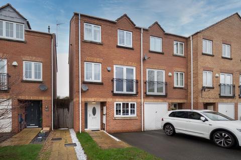 4 bedroom semi-detached house for sale, Little Holland Gardens, Nottingham NG16