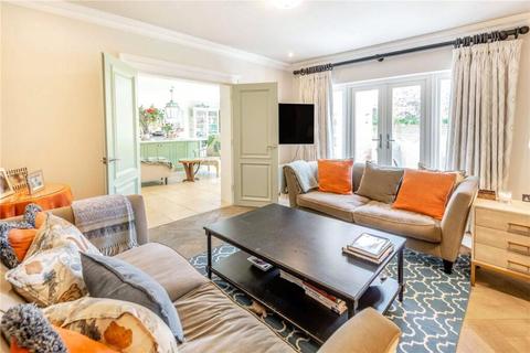 undefined, Queens Acre, Kings Road, Windsor, Berkshire, SL4