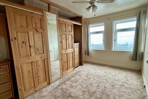 3 bedroom terraced house for sale, Braithwaite Road, Keighley, BD22
