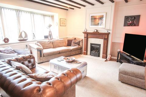 3 bedroom detached house for sale, Oak Tree Road, Ampthill, Bedfordshire, MK45