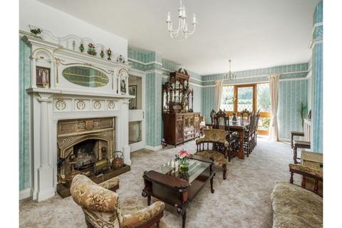 undefined, Banstead Road, London, SM7