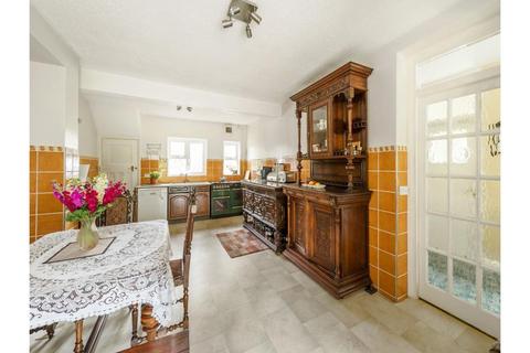 undefined, Banstead Road, London, SM7