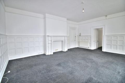 2 bedroom flat to rent, Spencer Road, Eastbourne, BN21