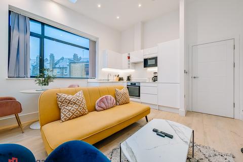 1 bedroom flat to rent, Gallows Yard, Kingston Upon Thames KT2