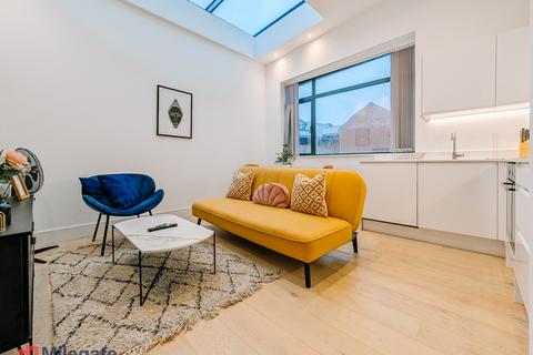 1 bedroom flat to rent, Gallows Yard, Kingston Upon Thames KT2
