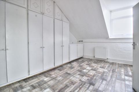 2 bedroom flat to rent, Bolton Road, Eastbourne, BN21