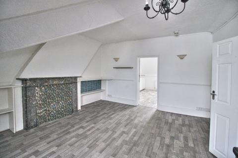 2 bedroom flat to rent, Bolton Road, Eastbourne, BN21