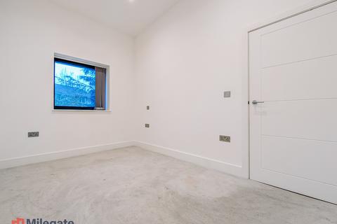 1 bedroom flat to rent, Gallows Yard, Kingston Upon Thames KT2