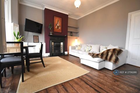 3 bedroom maisonette to rent, Holmewood Gardens, London, SW2