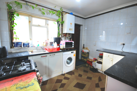 3 bedroom semi-detached house to rent, The Grange, Wembley