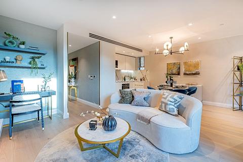 2 bedroom flat for sale, Waterview Apartments, William Morris Way, London, SW6