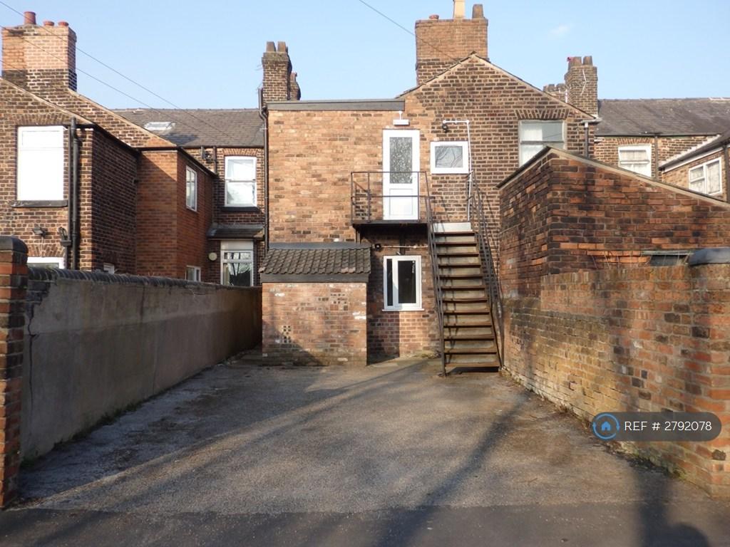 Car Parking / Back Yard