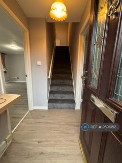 3 bedroom semi-detached house to rent, Walls Court, Camberley, GU16