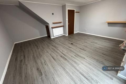 3 bedroom semi-detached house to rent, Walls Court, Camberley, GU16