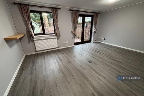 3 bedroom semi-detached house to rent, Walls Court, Camberley, GU16