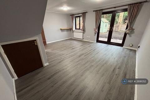 3 bedroom semi-detached house to rent, Walls Court, Camberley, GU16