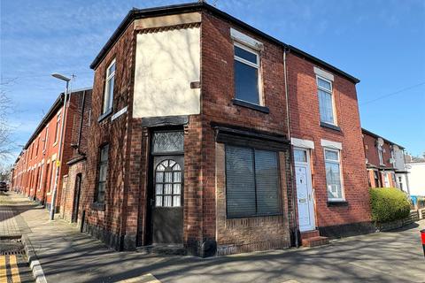3 bedroom end of terrace house for sale, Pilsworth Road, Heywood, Greater Manchester, OL10