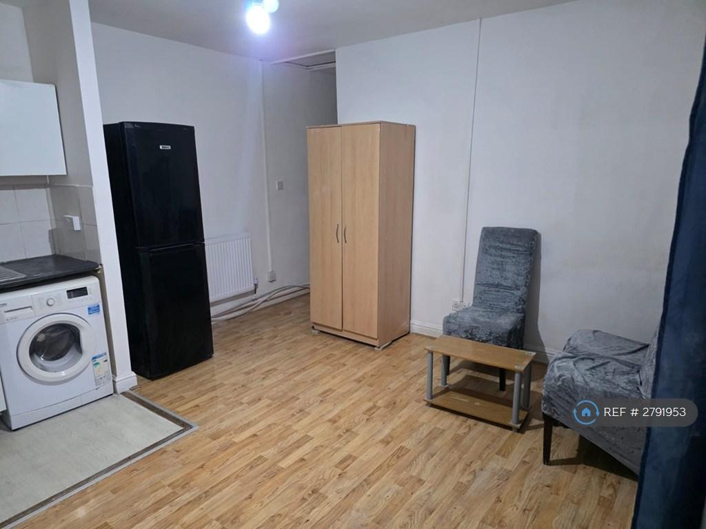 Living/Bed Space