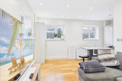 1 bedroom ground floor flat to rent, Eastgate House