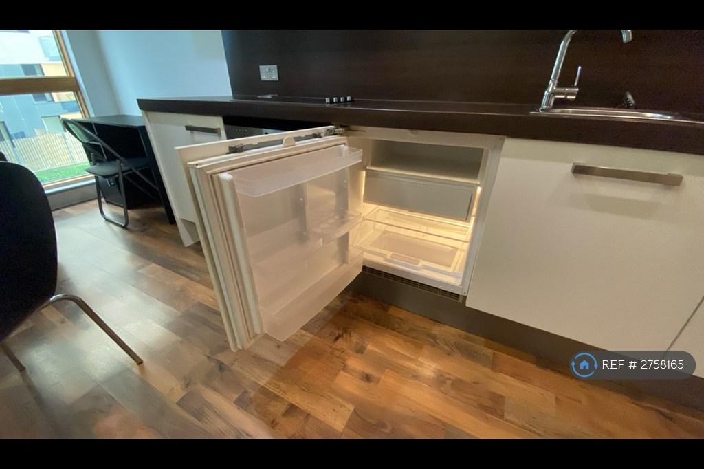 Fridge