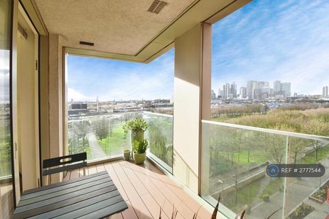 2 bedroom flat to rent, Pilot Walk, London, SE10