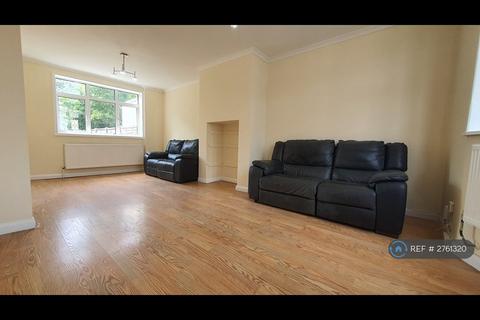 3 bedroom semi-detached house to rent, York Ave, Hayes, UB3
