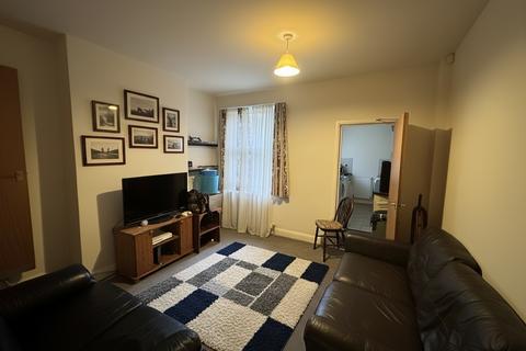 3 bedroom house to rent, Midland Avenue, Lenton NG7