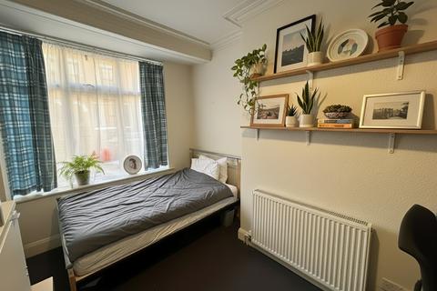 3 bedroom house to rent, Midland Avenue, Lenton NG7