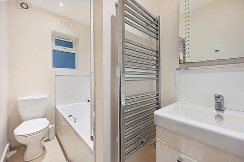 2 bedroom flat to rent, Goodwin Road, London W12