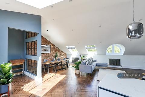 3 bedroom flat to rent, Knollys Road, London, SW16