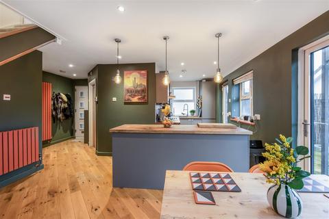 4 bedroom semi-detached house for sale, Deverell Place, Purbrook