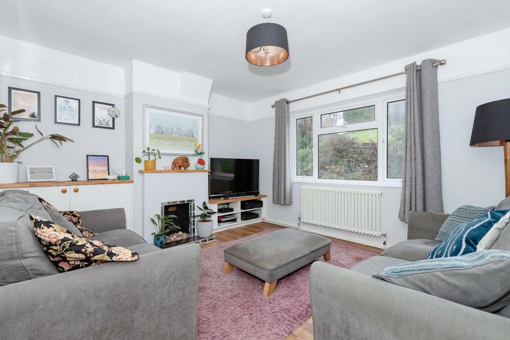 Lyminster Ave 10.jpg