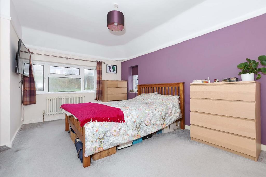 Lyminster Ave 2.jpg