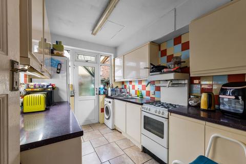3 bedroom terraced house for sale, Fairlands Avenue, Thornton Heath CR7