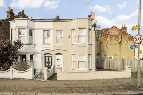 3 bedroom end of terrace house for sale, Wimbledon Road, London SW17