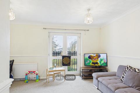2 bedroom apartment to rent, Victoria Chase, Colchester, CO1 1WW