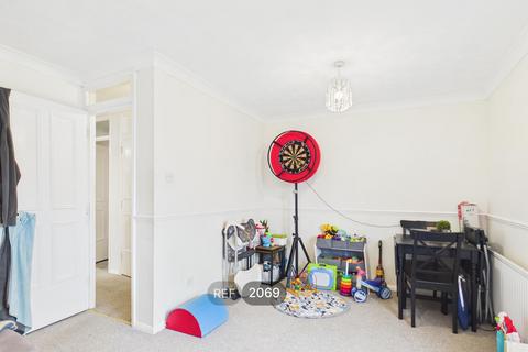 2 bedroom apartment to rent, Victoria Chase, Colchester, CO1 1WW