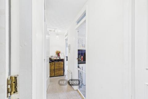 2 bedroom apartment to rent, Victoria Chase, Colchester, CO1 1WW