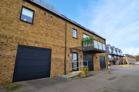 2 bedroom apartment for sale, Upnor, Rochester ME2