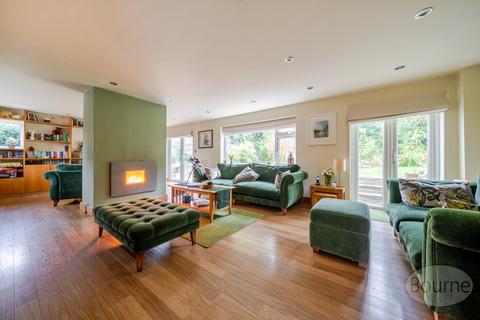 4 bedroom detached house for sale, Farnham Park Close, Farnham, Surrey, GU9