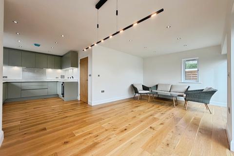 3 bedroom detached house for sale, Cliff Road, Hythe